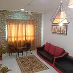 Homestay Camelia Kuala Terengganu - Rafflesia House